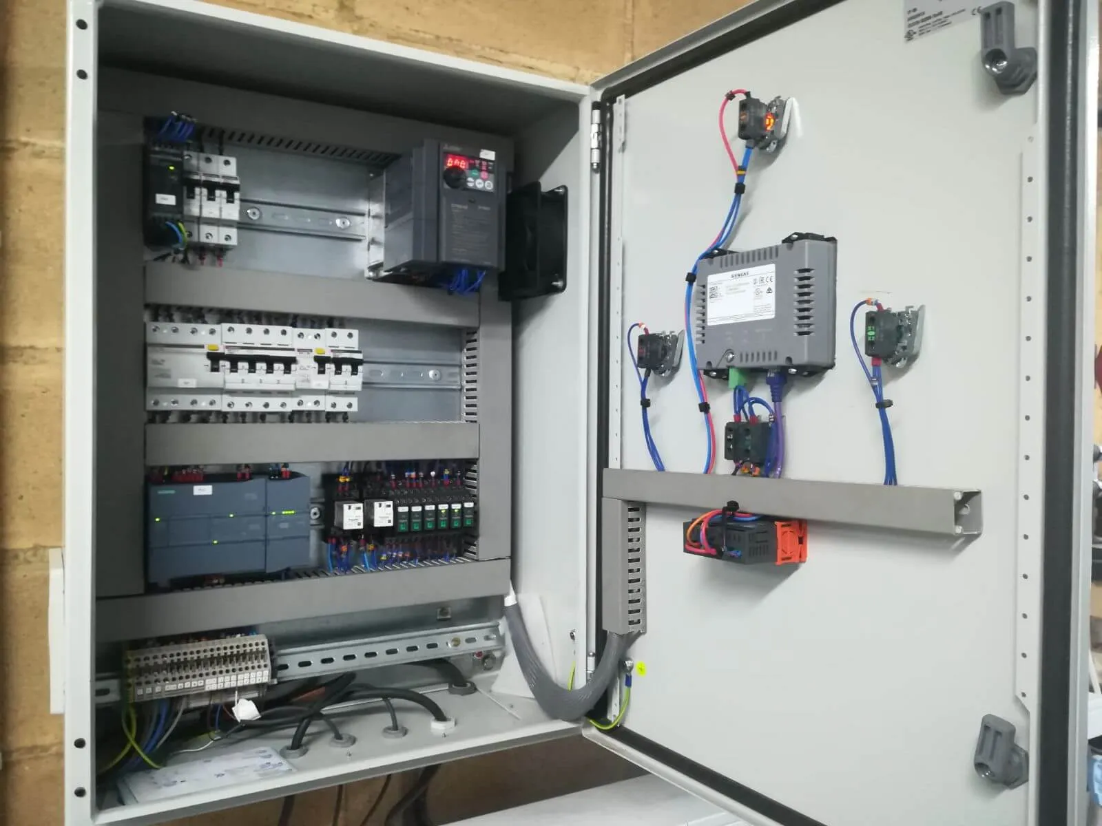 Sistema de automatización para el control de agua osmotizada