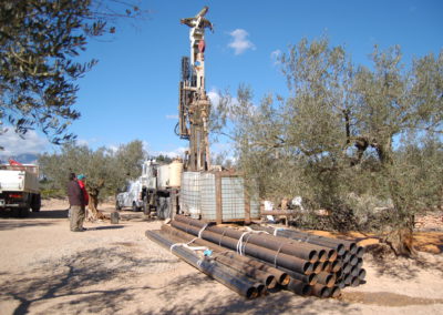 Perforació de pou per a finca de garrofers