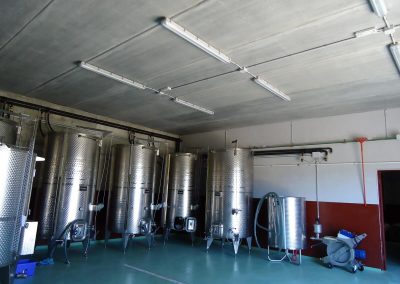 Instal·lació electrica i hidraulica especialitzada amb un celler de vinicola